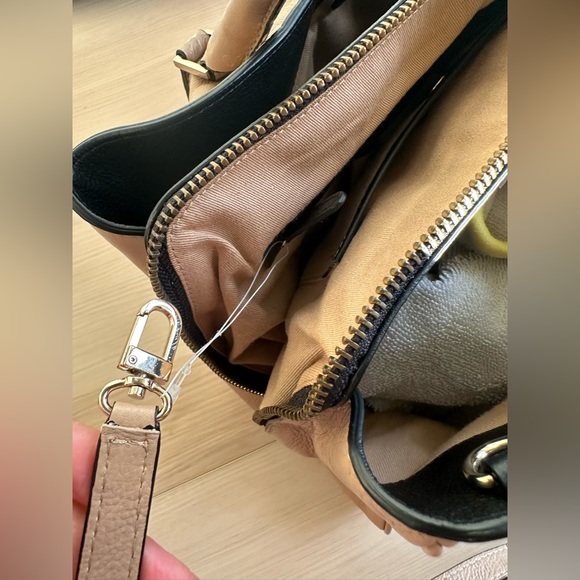 NWOT Aubrey London Forsythe lambskin satchel with detachable crossbody strap - Picture 9 of 14